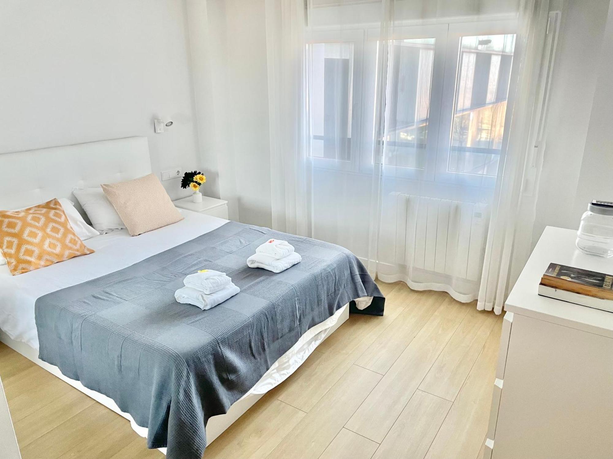 Apartamento San Lorenzo Playa. Vistas Al Mar. Gijon Exterior photo